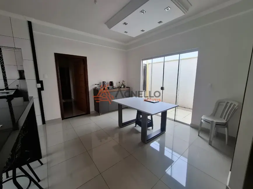 Foto 4 de Casa com 3 quartos à venda, 180m2 em Jardim Elisa, Franca - SP