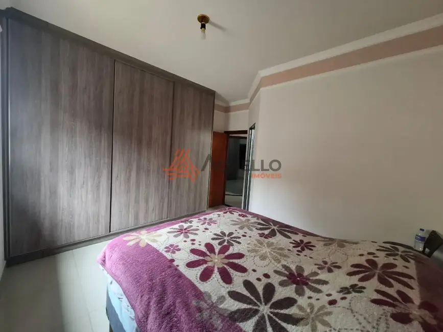 Foto 6 de Casa com 3 quartos à venda, 180m2 em Jardim Elisa, Franca - SP