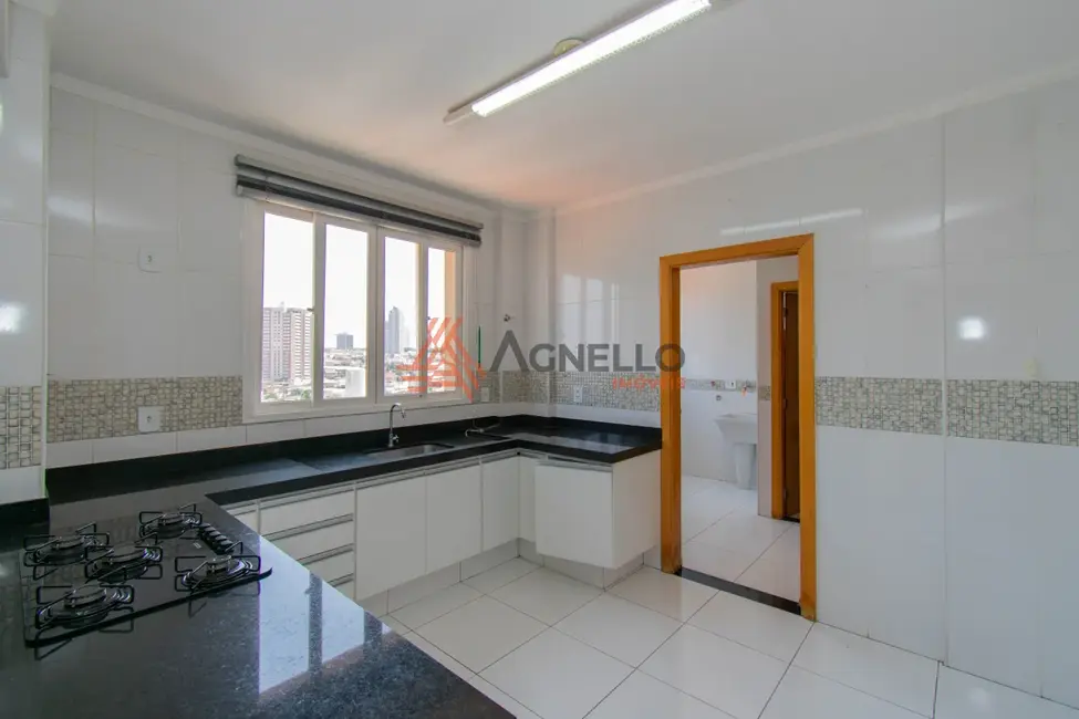 Foto 5 de Apartamento com 3 quartos à venda, 130m2 em São José, Franca - SP