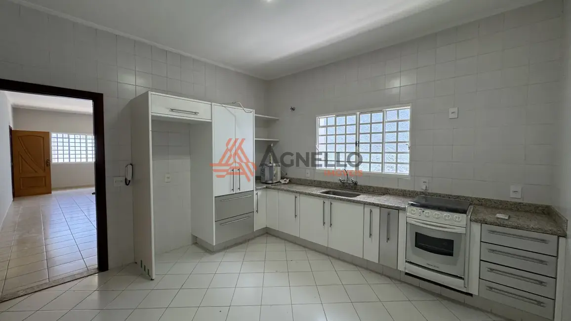 Foto 3 de Casa com 3 quartos à venda, 205m2 em Parque dos Lima, Franca - SP