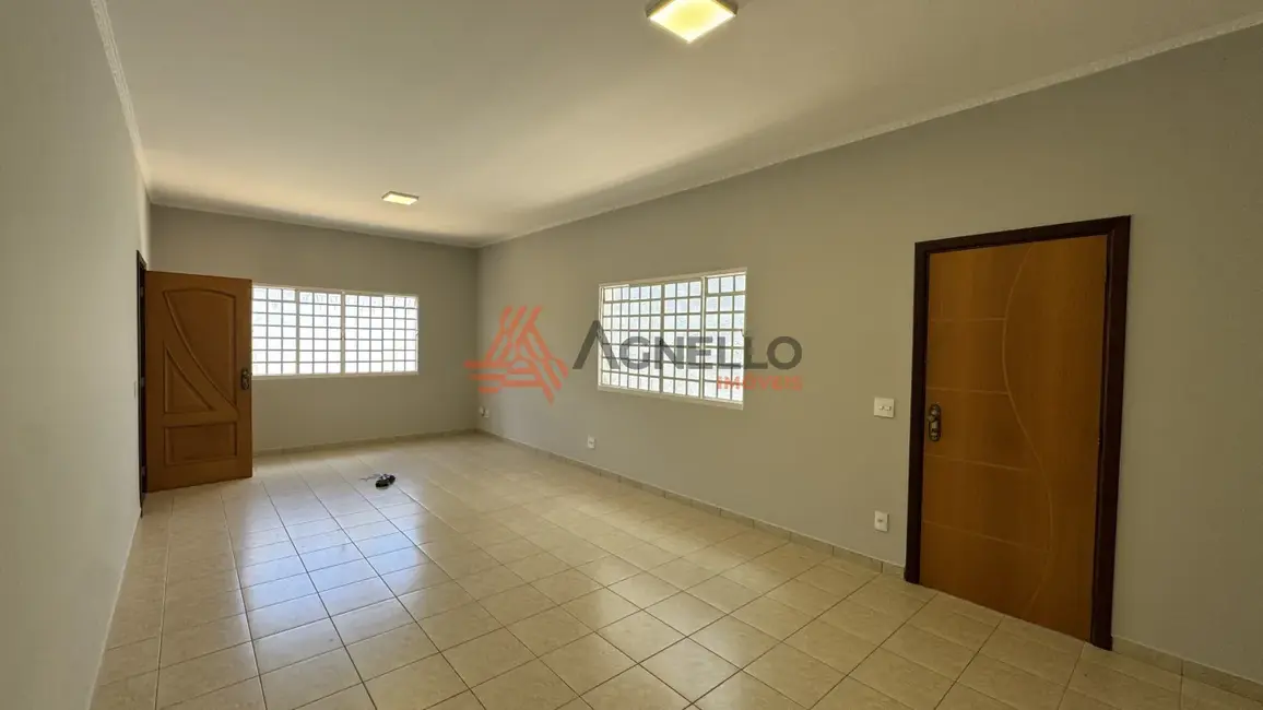 Foto 1 de Casa com 3 quartos à venda, 205m2 em Parque dos Lima, Franca - SP