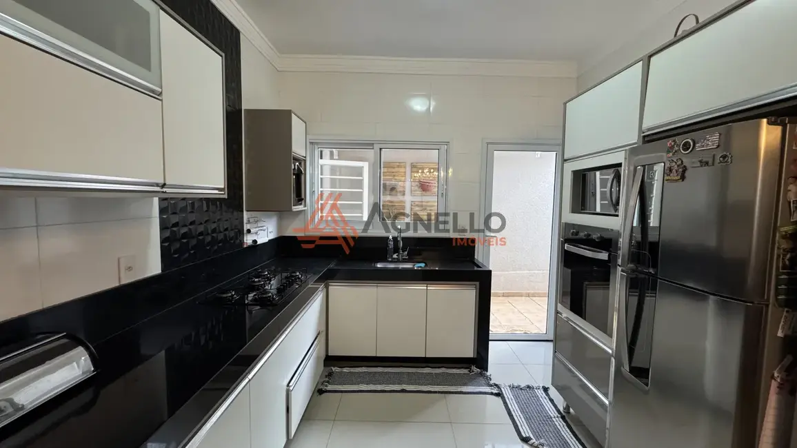 Foto 2 de Casa com 3 quartos à venda, 187m2 em Jardim Primavera, Franca - SP