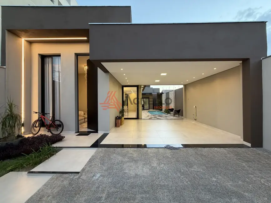 Foto 2 de Casa com 3 quartos à venda, 200m2 em Jardim Integração, Franca - SP