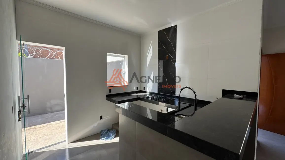 Foto 3 de Casa com 2 quartos à venda, 67m2 em Jardim Adelinha, Franca - SP