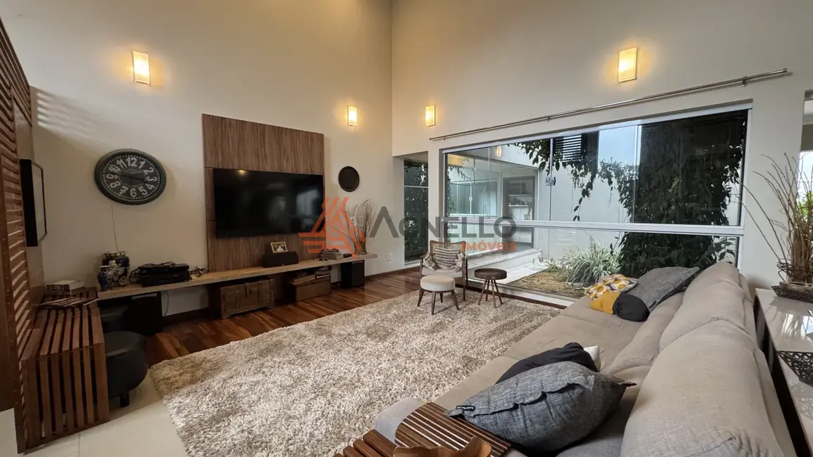 Foto 1 de Casa de Condomínio com 3 quartos à venda, 425m2 em Morada do Verde, Franca - SP