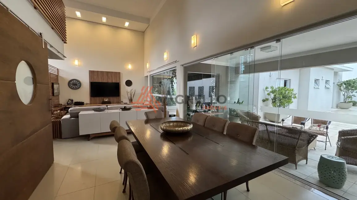 Foto 4 de Casa de Condomínio com 3 quartos à venda, 425m2 em Morada do Verde, Franca - SP