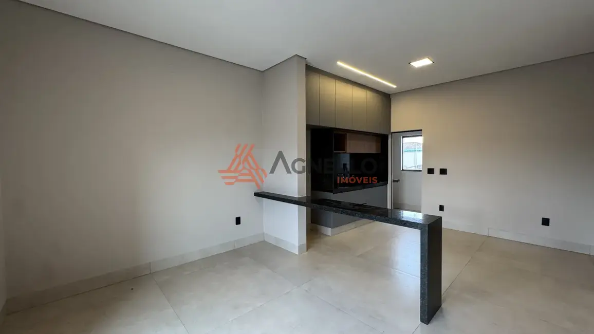 Foto 2 de Apartamento com 2 quartos à venda, 75m2 em Vila Scarabucci, Franca - SP