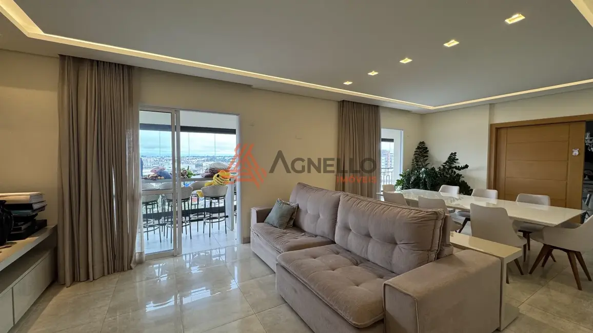 Foto 1 de Apartamento com 3 quartos à venda, 218m2 em Cidade Nova, Franca - SP