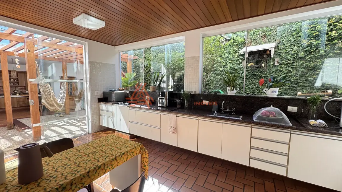 Foto 9 de Casa com 4 quartos para alugar, 297m2 em Residencial Baldassari, Franca - SP