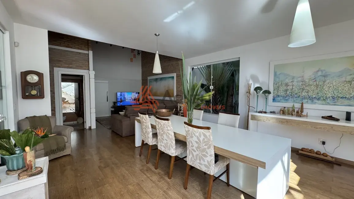 Foto 4 de Casa com 4 quartos para alugar, 297m2 em Residencial Baldassari, Franca - SP