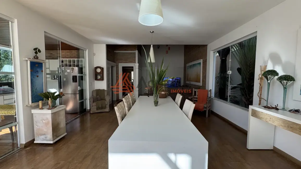 Foto 3 de Casa com 4 quartos para alugar, 297m2 em Residencial Baldassari, Franca - SP