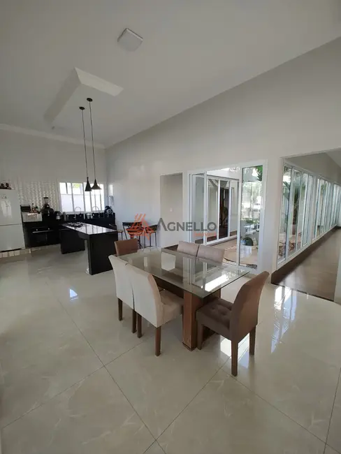 Casa de Condomínio com 4 quartos à venda, 310m2 em Rifaina - SP - imagem 8 Foto 8 de Casa de Condomínio com 4 quartos à venda, 310m2 em Rifaina - SP