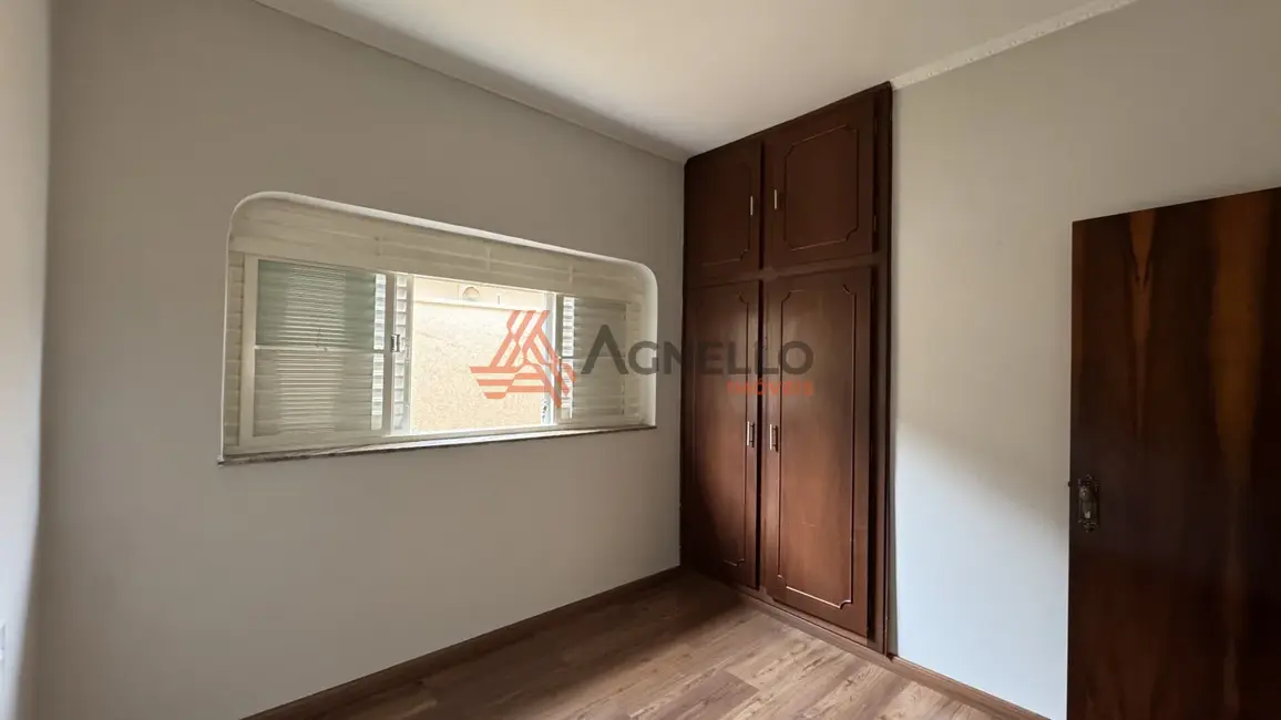 Foto 5 de Casa com 4 quartos para alugar, 279m2 em São José, Franca - SP