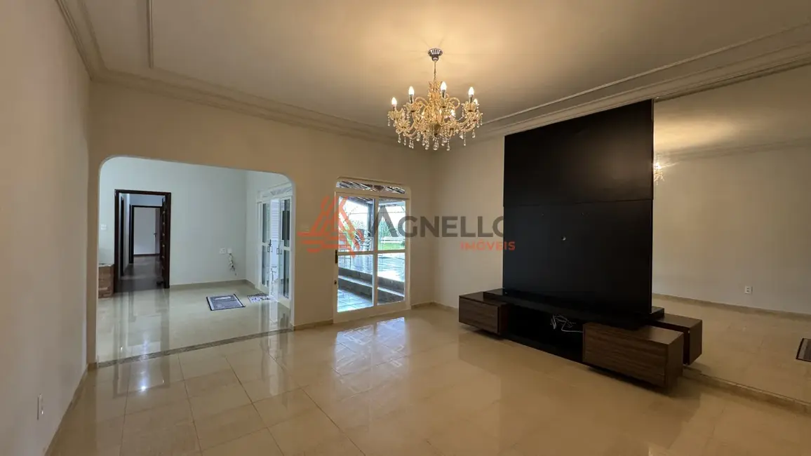 Foto 2 de Casa com 4 quartos para alugar, 279m2 em São José, Franca - SP