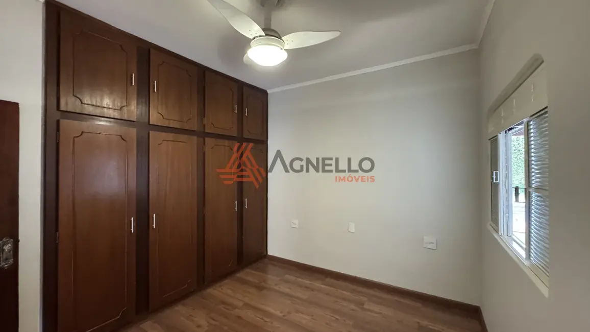 Foto 6 de Casa com 4 quartos para alugar, 279m2 em São José, Franca - SP