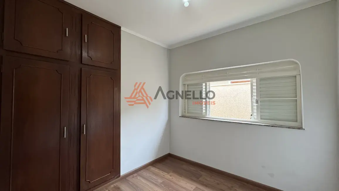 Foto 8 de Casa com 4 quartos para alugar, 279m2 em São José, Franca - SP