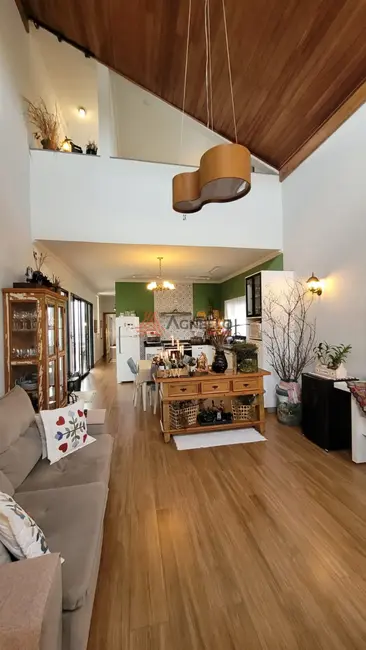 Casa com 3 quartos à venda, 187m2 em Jardim Santa Lúcia, Franca - SP - imagem 4 Foto 4 de Casa com 3 quartos à venda, 187m2 em Jardim Santa Lúcia, Franca - SP