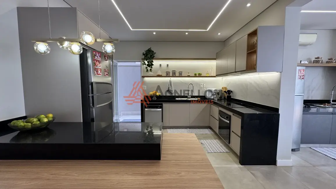 Foto 5 de Casa de Condomínio com 4 quartos à venda, 246m2 em Franca - SP