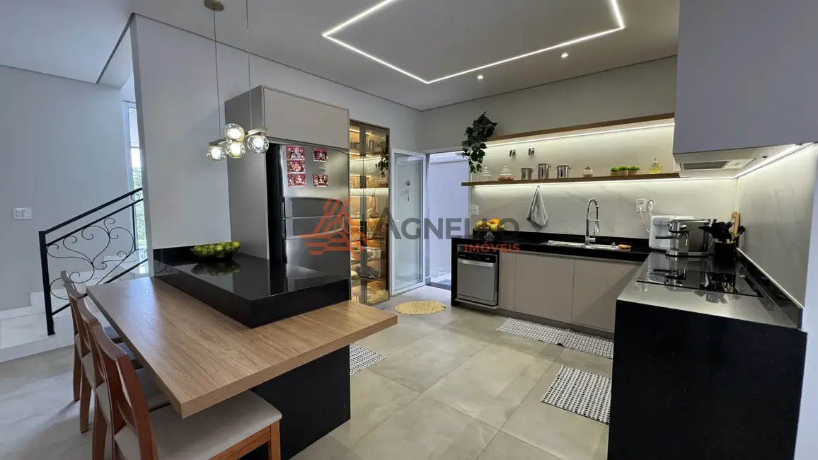 Foto 4 de Casa de Condomínio com 4 quartos à venda, 246m2 em Franca - SP