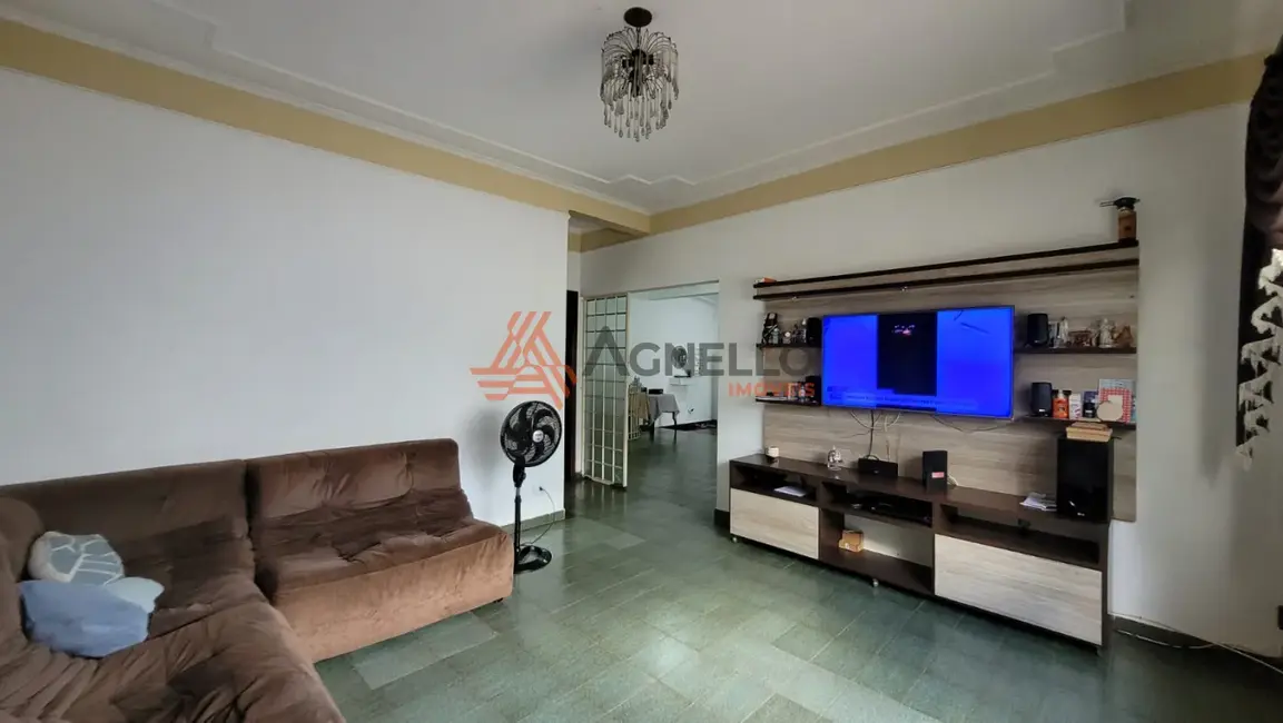 Foto 3 de Casa com 3 quartos à venda, 139m2 em Jardim Francano, Franca - SP