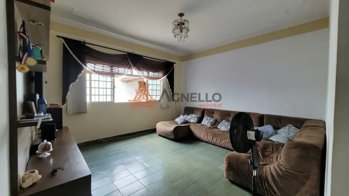Foto 2 de Casa com 3 quartos à venda, 139m2 em Jardim Francano, Franca - SP