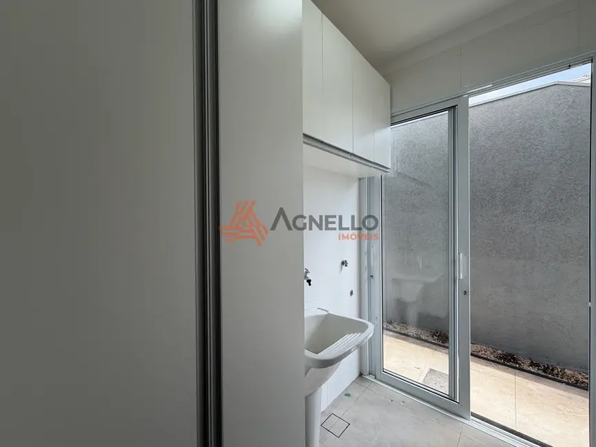 Foto 3 de Casa de Condomínio com 4 quartos à venda, 260m2 em Villa Piemonte I, Franca - SP