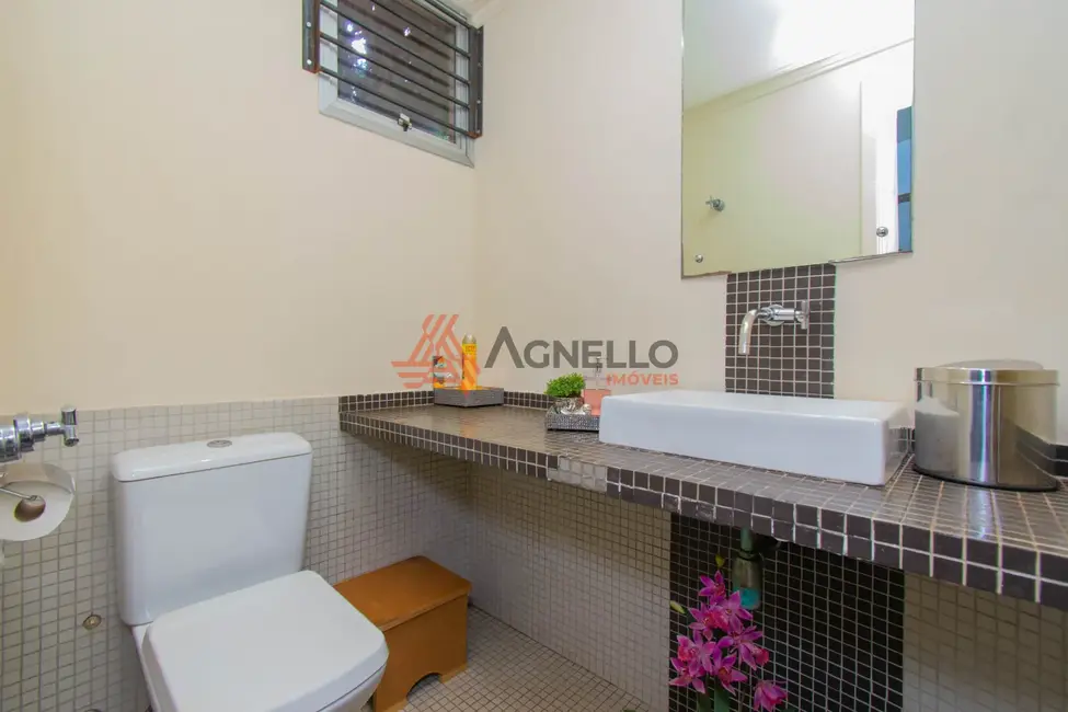 Foto 5 de Prédio Inteiro à venda, 472m2 em São José, Franca - SP