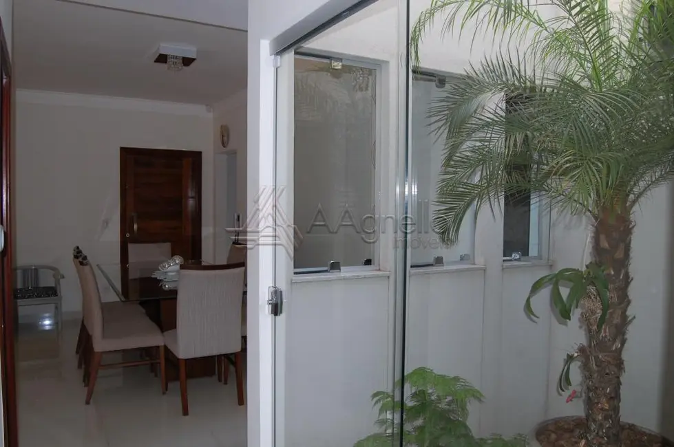 Foto 8 de Casa com 3 quartos para alugar, 210m2 em Parque do Castelo, Franca - SP