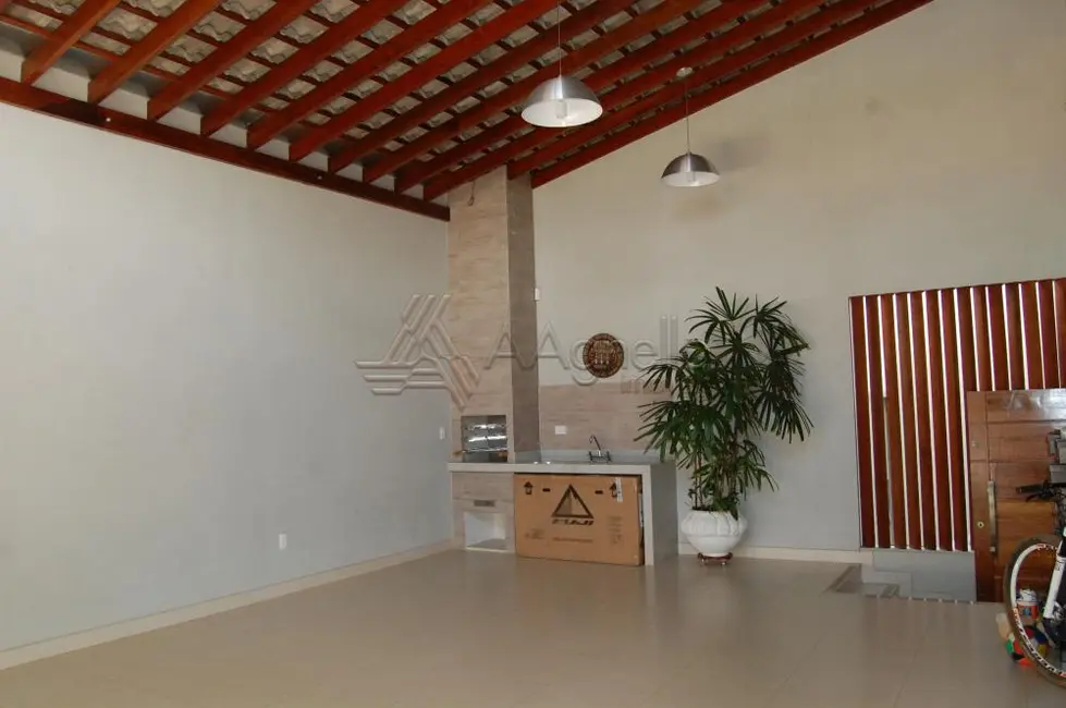 Foto 1 de Casa com 3 quartos para alugar, 210m2 em Parque do Castelo, Franca - SP
