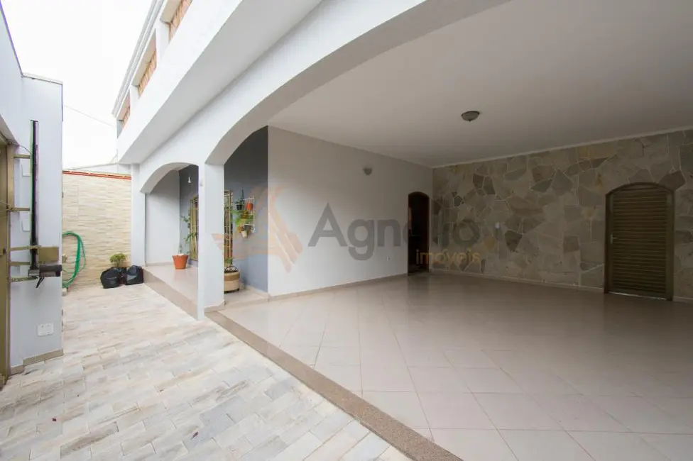 Foto 1 de Casa com 4 quartos à venda, 228m2 em Vila Santo Antônio, Franca - SP