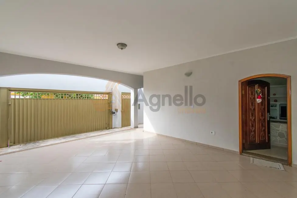 Foto 2 de Casa com 4 quartos à venda, 228m2 em Vila Santo Antônio, Franca - SP