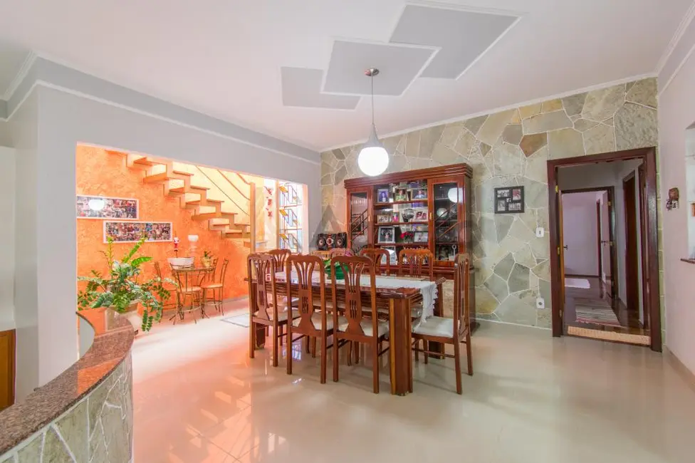 Foto 6 de Casa com 4 quartos à venda, 228m2 em Vila Santo Antônio, Franca - SP