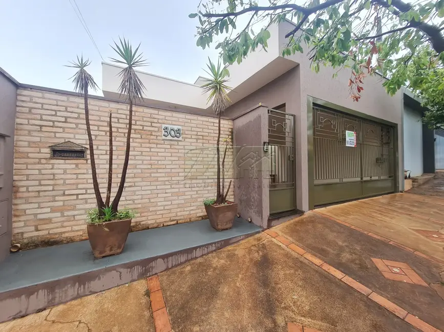 Foto 2 de Casa com 3 quartos à venda, 165m2 em Santa Cruz Do Rio Pardo - SP