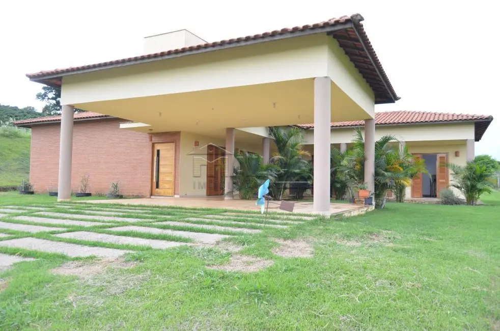 Foto 1 de Chácara com 4 quartos à venda, 218m2 em Sao Jose do Rio Pardo - SP