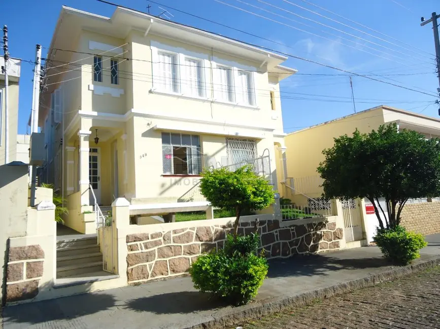 Foto 2 de Casa com 3 quartos à venda, 236m2 em Sao Jose do Rio Pardo - SP