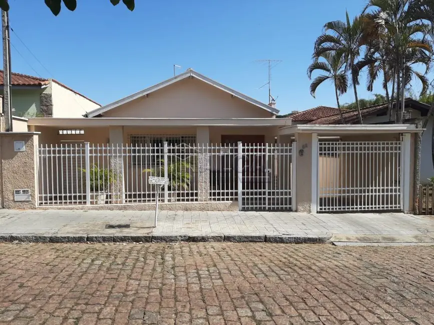 Foto 1 de Casa com 3 quartos à venda, 196m2 em Sao Jose do Rio Pardo - SP