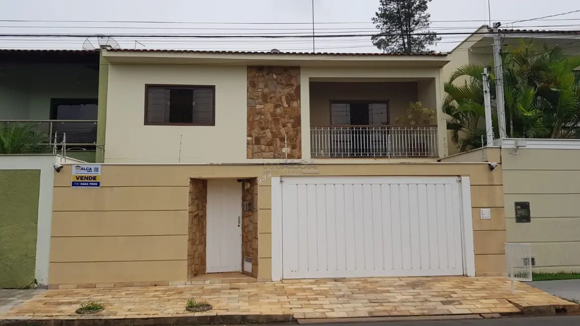 Foto 2 de Casa com 3 quartos à venda, 261m2 em Sao Jose do Rio Pardo - SP