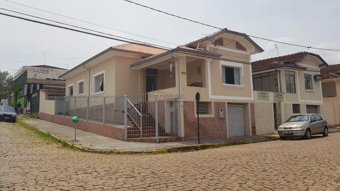 Foto 1 de Casa com 2 quartos à venda, 200m2 em Sao Jose do Rio Pardo - SP