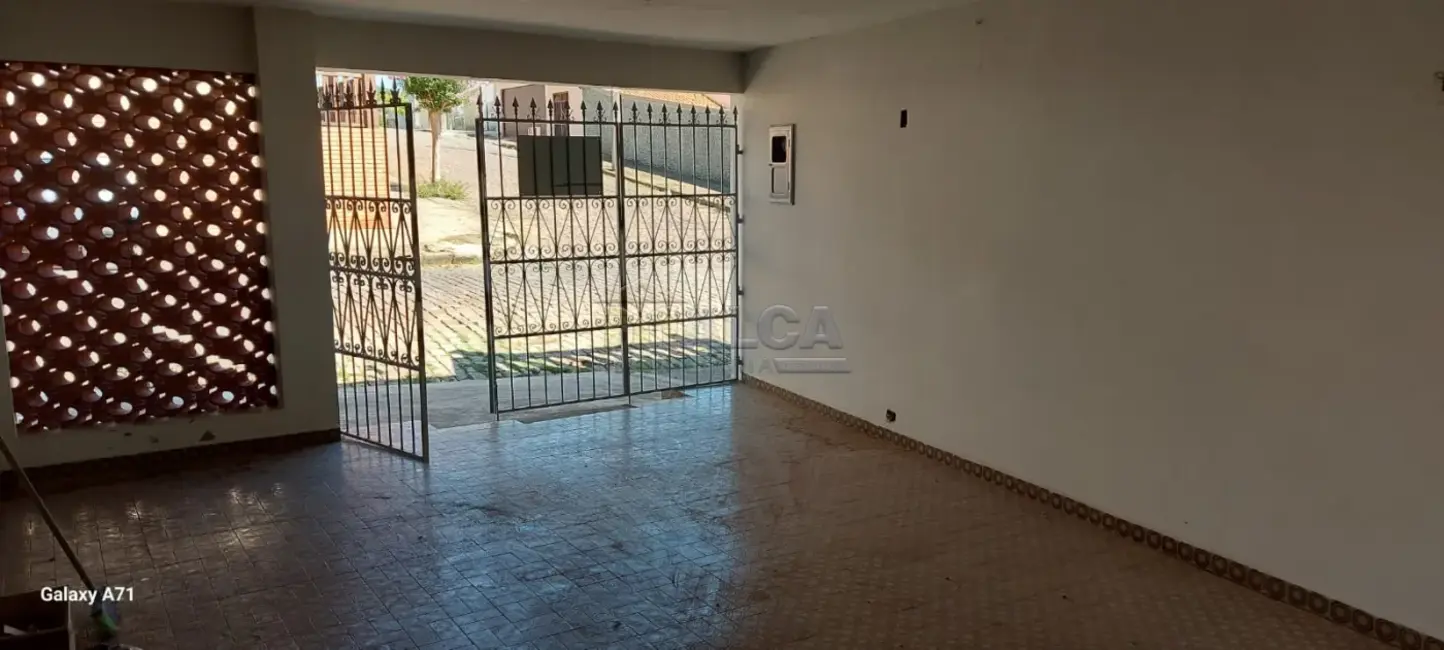 Foto 2 de Casa com 2 quartos para alugar, 161m2 em Sao Jose do Rio Pardo - SP