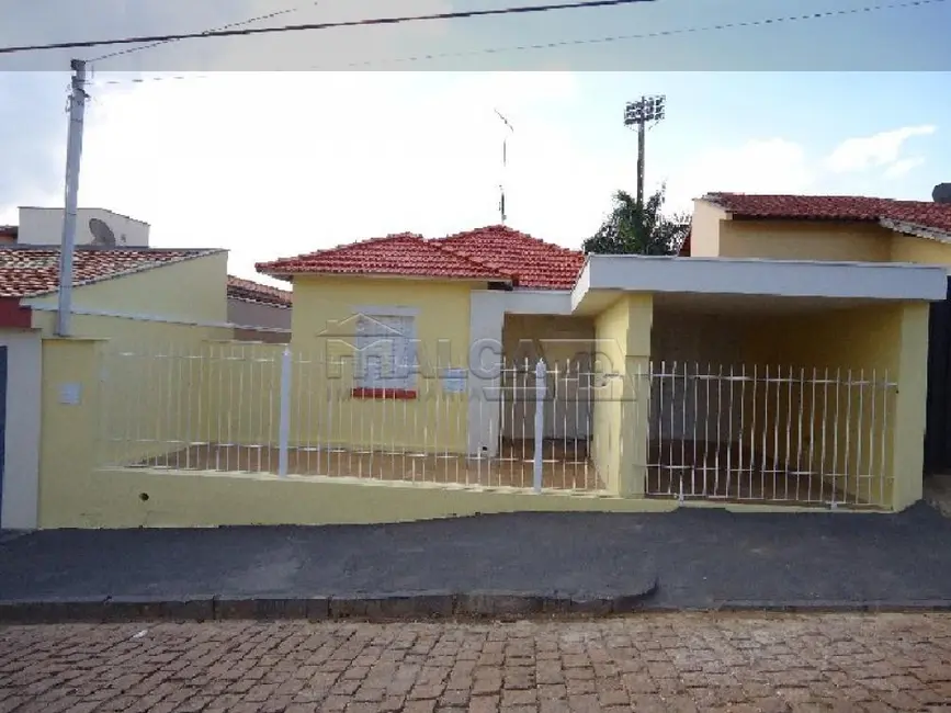 Foto 1 de Casa com 3 quartos para alugar, 132m2 em Sao Jose do Rio Pardo - SP