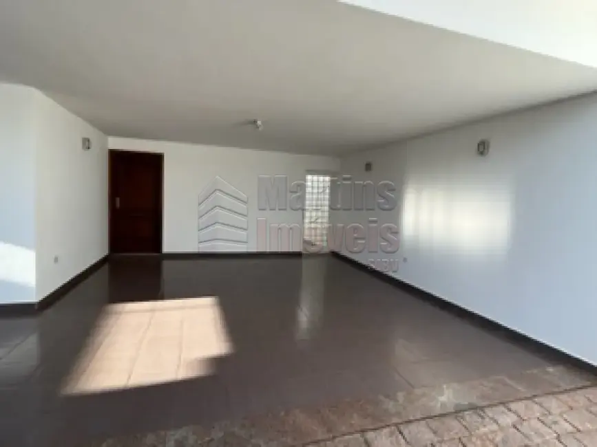 Foto 2 de Casa com 4 quartos à venda, 273m2 em Sao Joao Da Boa Vista - SP