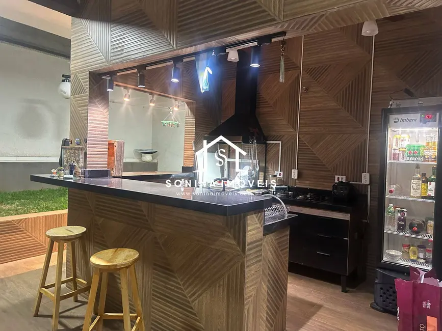 Foto 7 de Casa com 4 quartos à venda, 200m2 em Atibaia - SP