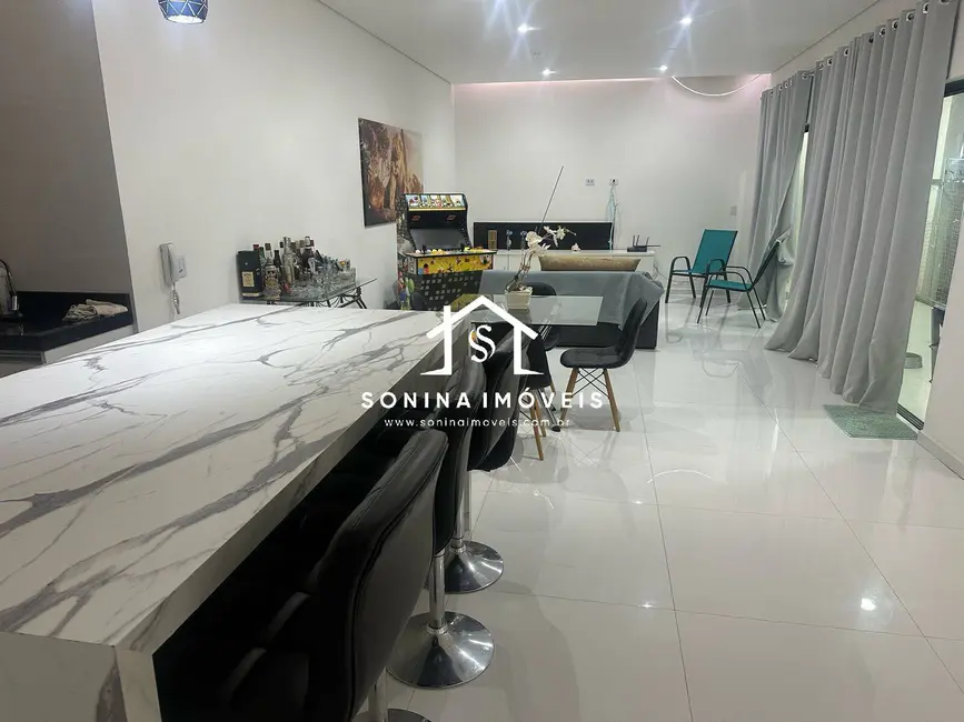 Foto 3 de Casa com 4 quartos à venda, 200m2 em Atibaia - SP