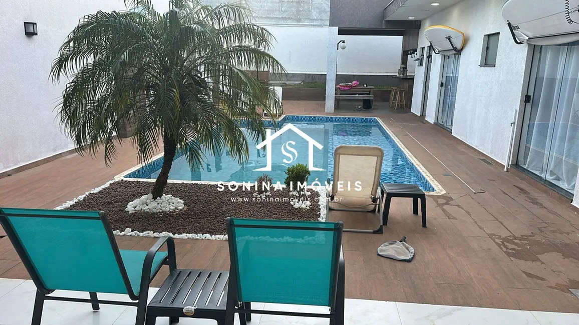 Foto 1 de Casa com 4 quartos à venda, 200m2 em Atibaia - SP