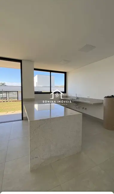 Foto 1 de Casa com 3 quartos à venda, 248m2 em Atibaia - SP