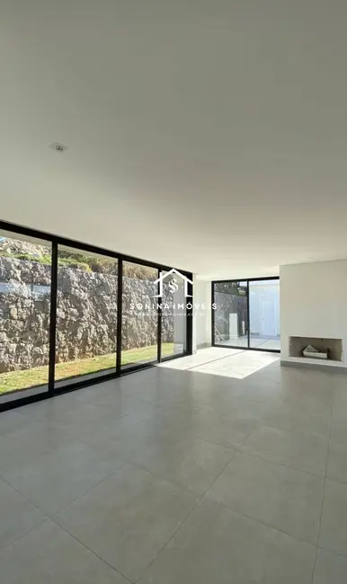 Foto 3 de Casa com 3 quartos à venda, 248m2 em Atibaia - SP