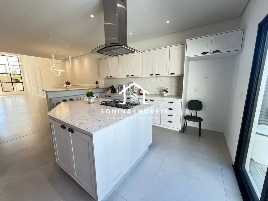 Foto 5 de Casa com 3 quartos à venda, 440m2 em Atibaia - SP