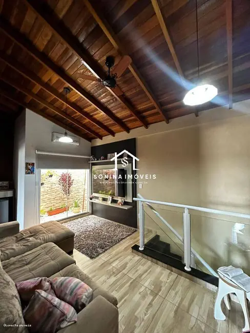Foto 1 de Casa com 2 quartos à venda, 175m2 em Nova Cerejeira, Atibaia - SP