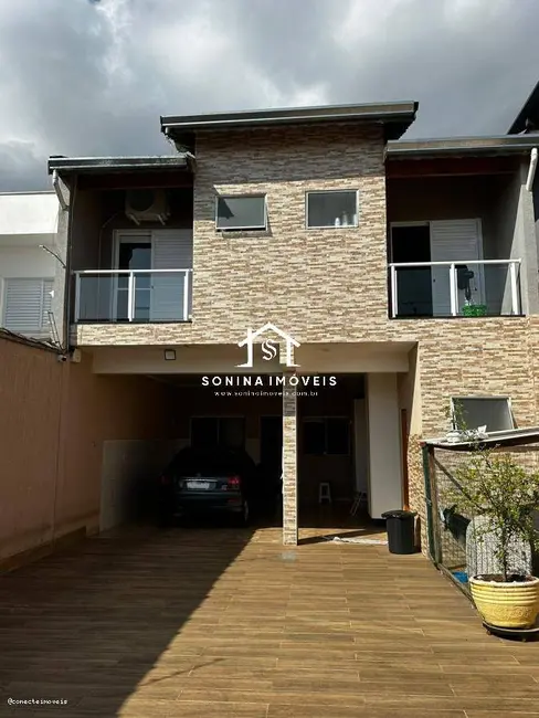 Foto 2 de Casa com 2 quartos à venda, 175m2 em Nova Cerejeira, Atibaia - SP