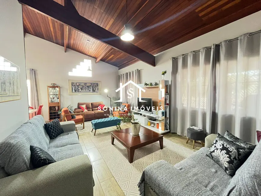 Casa com 4 quartos à venda, 340m2 em Alvinópolis, Atibaia - SP - imagem 5 Foto 5 de Casa com 4 quartos à venda, 340m2 em Alvinópolis, Atibaia - SP
